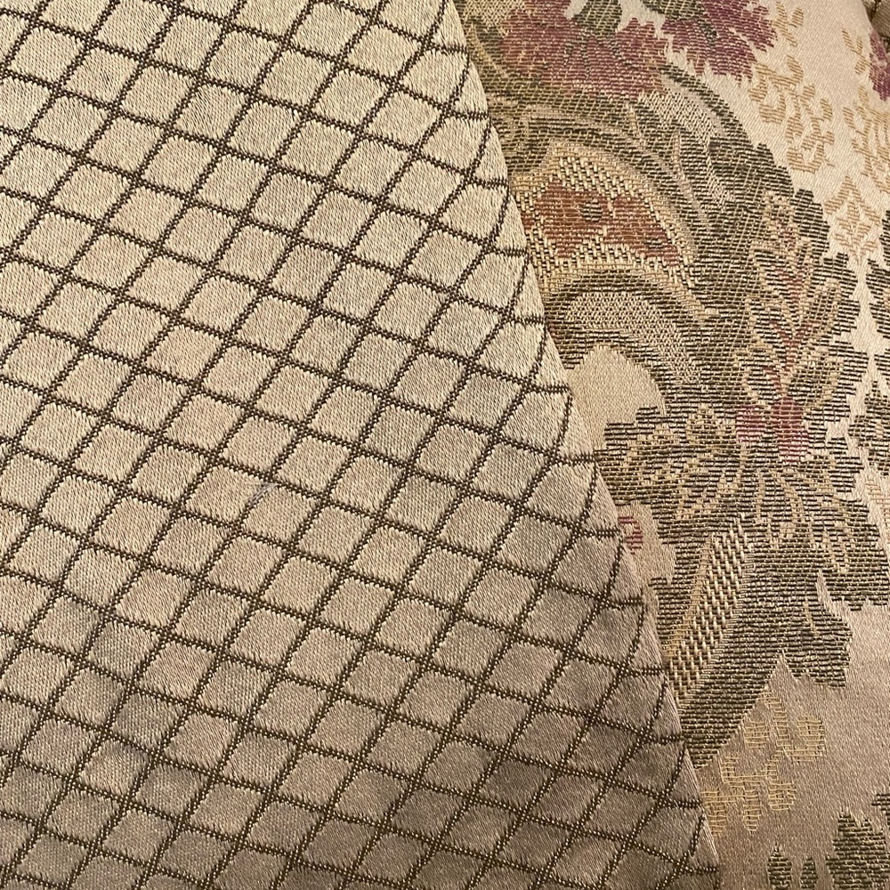 Windsor Croscill Comforter & Dust Ruffle - Picture 3 of 4